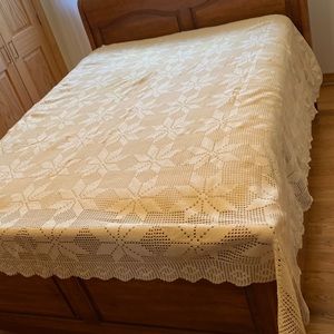 Crochet handmade 💯 % authentic bedspread!